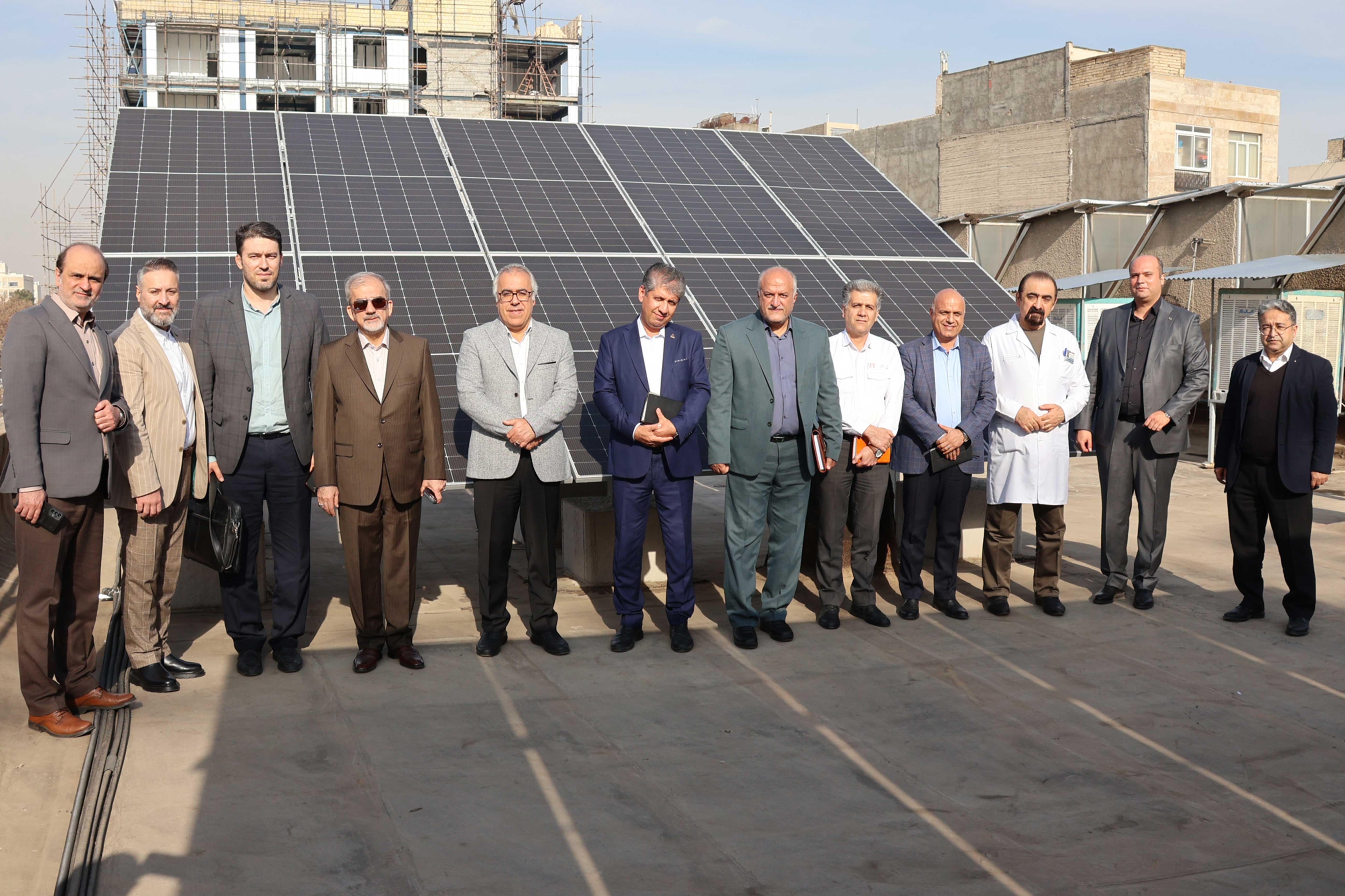 افتتاح نیروگاه خورشیدی ۵۰ کیلوواتی 1