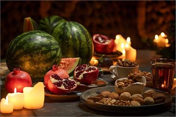 خوراکی‌های مفید برای شب یلدا کدامند؟ از پُرخوری پرهیز کنید